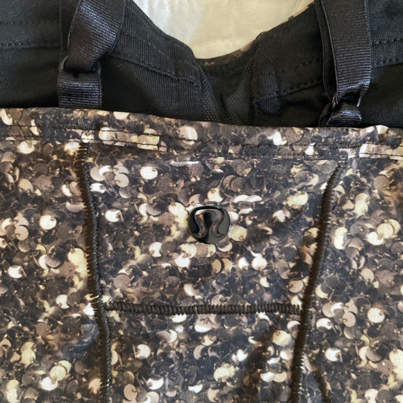 Lululemon sports bra - Picture 3 of 3